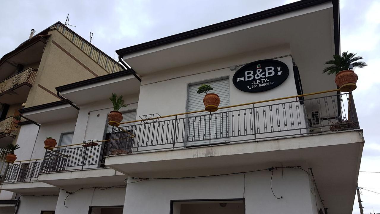 B & B Leti บัตตีปาลเลีย ภายนอก รูปภาพ